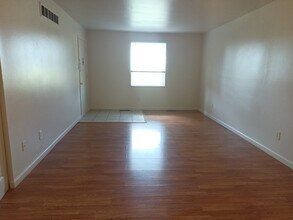9925 Sloane Sq, Unit 9925 - B in St. Louis, MO - Building Photo - Building Photo