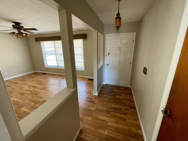 245 Del Rio Terrace in Ozark, AL - Building Photo - Building Photo
