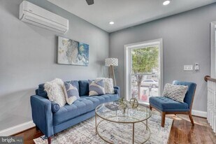 829 N Montford Ave in Baltimore, MD - Building Photo