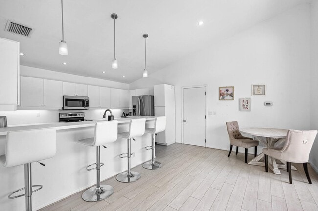 property at 790 Clearbrook Park Cir