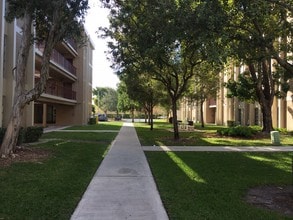 Coral Haven Apartments in Miami, FL - Building Photo - Building Photo