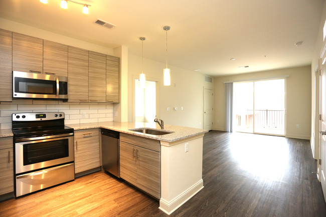 Fifth Street Place Apartments in Charlottesville, VA - Building Photo - Interior Photo