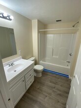16 Folan Ave, Unit 3 in Norwood, MA - Foto de edificio - Building Photo