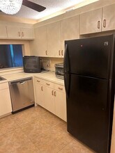 7214 S Devon Dr in Tamarac, FL - Building Photo - Building Photo