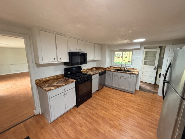 property at 1082 Frye Rd