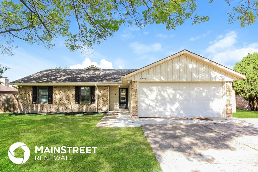 1309 Wisteria Way in Mesquite, TX - Building Photo