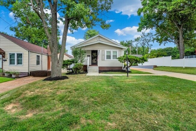 property at 631 Clover Ln