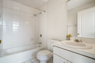 546 Columbus Ave, Unit 12 in Boston, MA - Building Photo - Building Photo