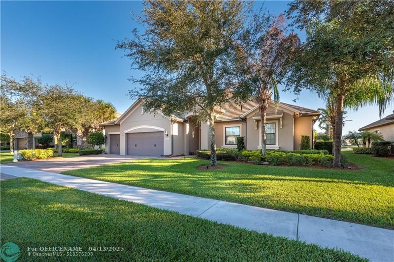 3425 Siena Cir in Wellington, FL - Building Photo