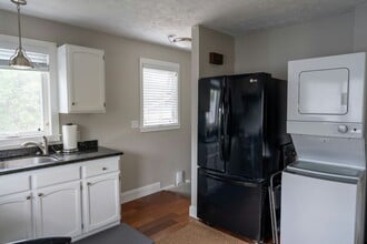 1319 Maleko St in Kailua, HI - Building Photo - Building Photo