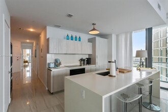 480 NE 31st St, Unit 2307 in Miami, FL - Building Photo - Building Photo