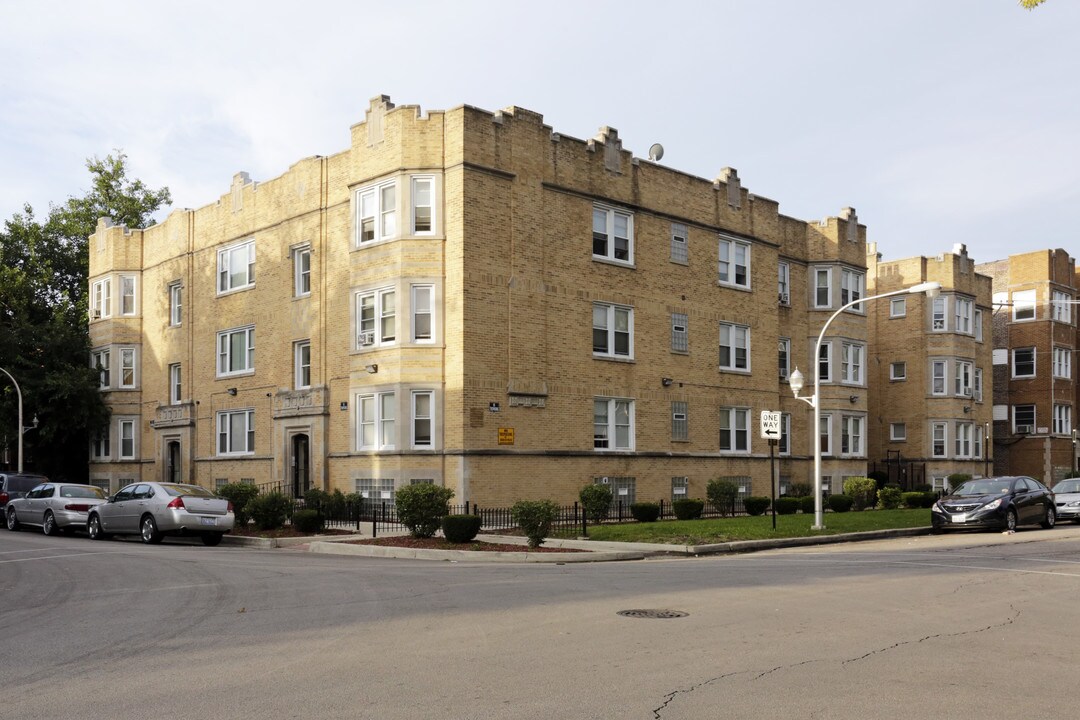 130 N Leamington Ave in Chicago, IL - Foto de edificio