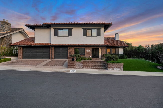 property at 5952 Woodland View Dr