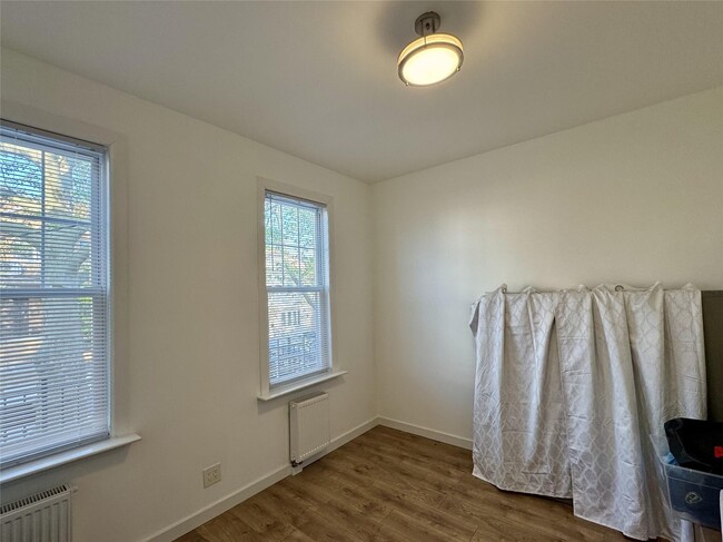 68-56 76th St in Queens, NY - Building Photo - Building Photo