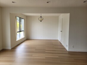 54 Edgemont Dr in Daly City, CA - Building Photo - Building Photo