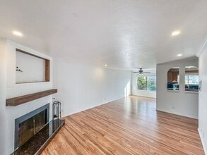 3209 Midway Dr in San Diego, CA - Building Photo - Building Photo