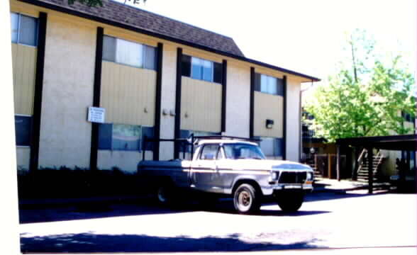 1230 141st Ave in San Leandro, CA - Foto de edificio - Building Photo