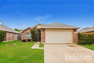 16824 Pinery Way in Justin, TX - Building Photo
