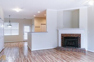 4680 Liberty Square Dr in Acworth, GA - Foto de edificio - Building Photo