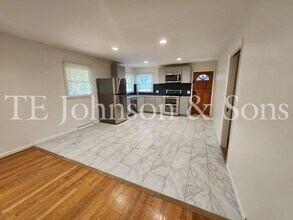 2504 W Cornwallis Dr in Greensboro, NC - Building Photo - Building Photo