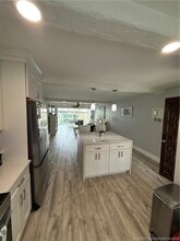1561 NE 12th Terrace in Jensen Beach, FL - Foto de edificio - Building Photo
