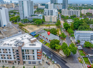 1560 NW 15th St in Miami, FL - Foto de edificio - Building Photo