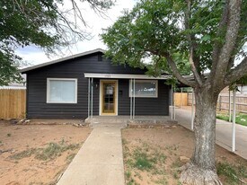 1703 N 14th St in Lamesa, TX - Building Photo