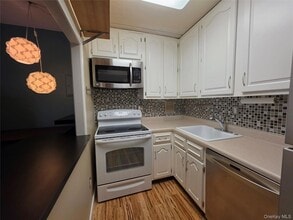 35 Park Ave, Unit 3J in Suffern, NY - Building Photo - Building Photo