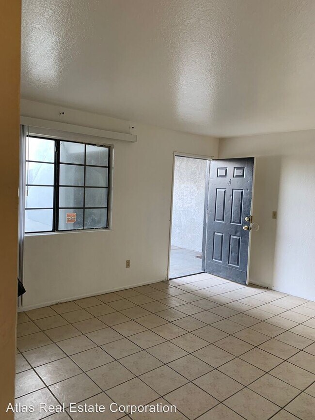 1005 E Ave R in Palmdale, CA - Building Photo - Building Photo