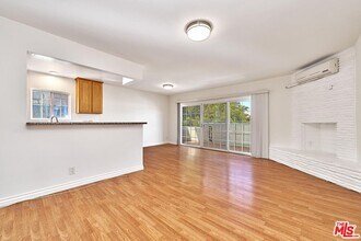 350 S Hobart Blvd in Los Angeles, CA - Building Photo - Building Photo