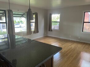 3240 Lewis Ave, Unit 1 Bedroom Duplex in Signal Hill, CA - Building Photo - Building Photo