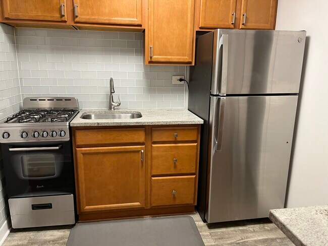7551 N Oakley Ave in Chicago, IL - Building Photo - Building Photo