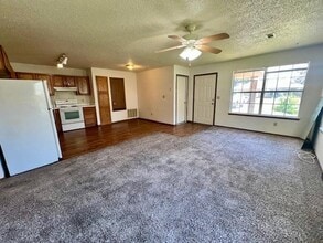5906 Sara St in Fayetteville, AR - Building Photo - Building Photo