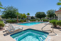 Quail Ridge Apartments in Las Cruces, NM - Foto de edificio - Building Photo