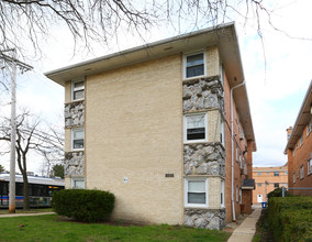 8558 W Catalpa Ave in Chicago, IL - Building Photo - Building Photo