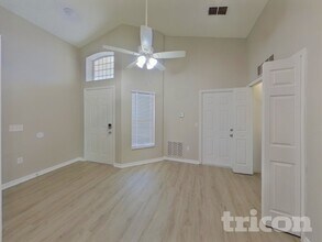 2465 Hybrid Dr in Kissimmee, FL - Building Photo - Building Photo