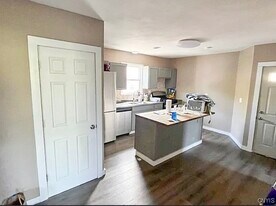 110 N Main St, Unit 110 in Minoa, NY - Building Photo