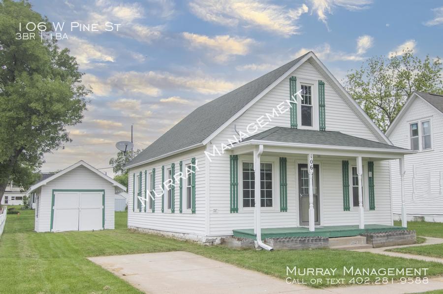 106 W Pine St in Cedar Bluffs, NE - Building Photo