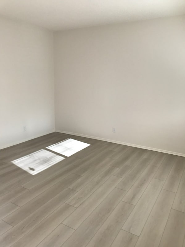 527 E Ave Q in Palmdale, CA - Building Photo - Building Photo