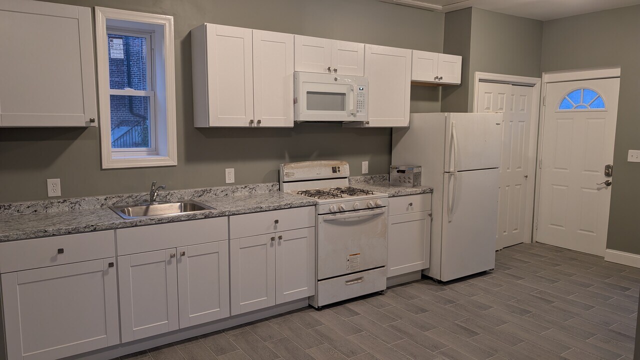 77 MacArthur Ave, Unit 2 in Garfield, NJ - Building Photo