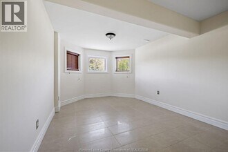 707 Sarah Ct in Windsor, ON - Building Photo - Building Photo