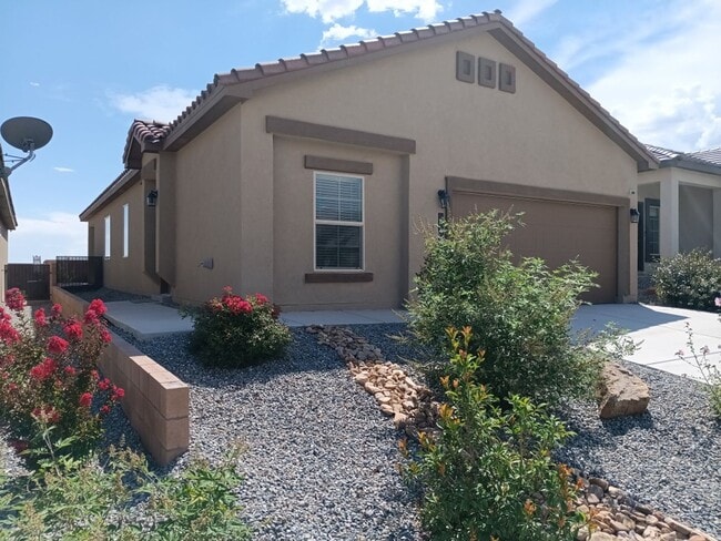 642 Turmalina Dr SE in Rio Rancho, NM - Building Photo - Building Photo