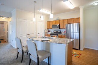 Cypress Creek at Wayside Drive Apartment Homes in Houston, TX - Building Photo - Interior Photo