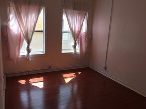 236 Columbia Pl in Los Angeles, CA - Building Photo - Interior Photo