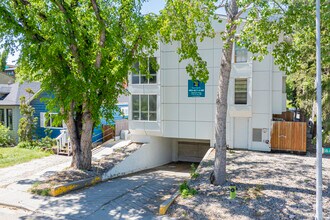 Bankview Place in Calgary, AB - Building Photo - Building Photo