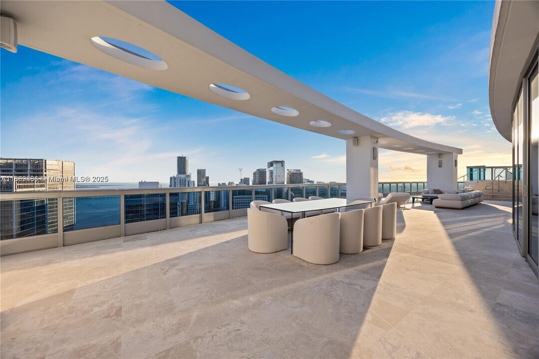 200 Biscayne Blvd Way in Miami, FL - Building Photo