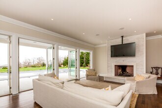 21 Beech St in Montauk, NY - Building Photo - Building Photo