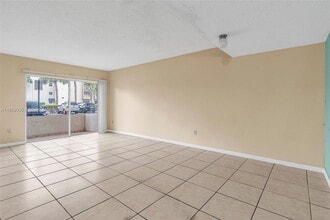 7747 SW 86th St in Miami, FL - Building Photo - Building Photo