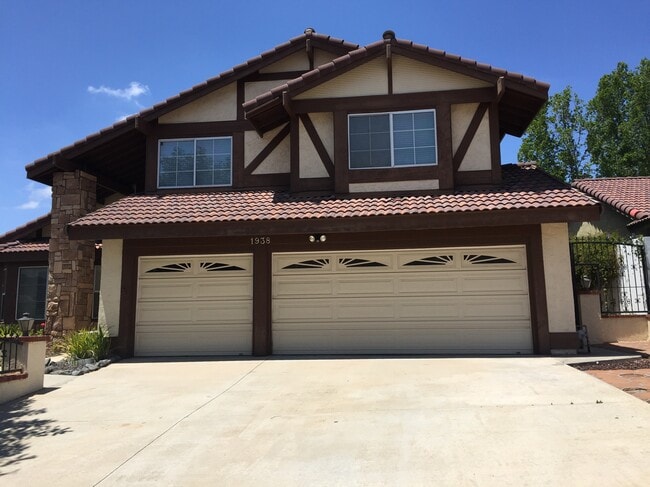 property at 1938 Aspen Ln