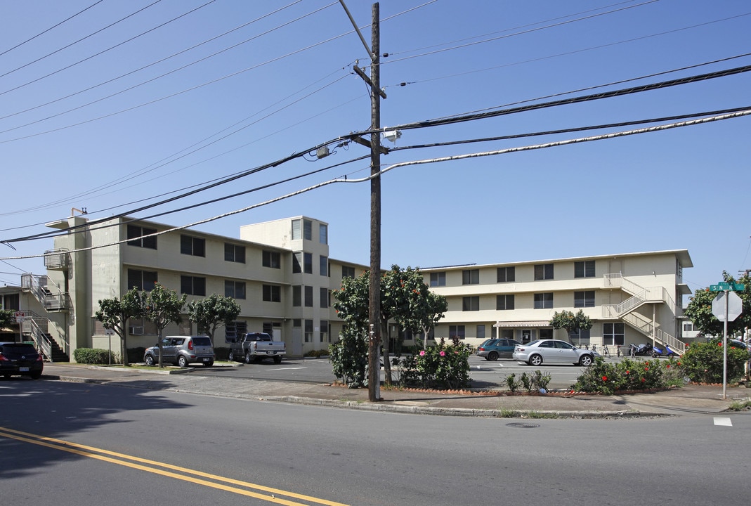 1020 Isenberg St in Honolulu, HI - Building Photo